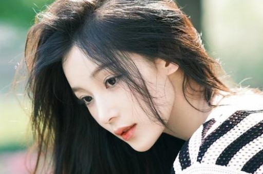 微博封杀“吃瓜少女张小寒”揭露娱乐圈隐私侵犯现象