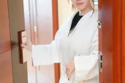 8年旧瓜再上热搜！黄景瑜前妻王雨馨一句暗讽引关注